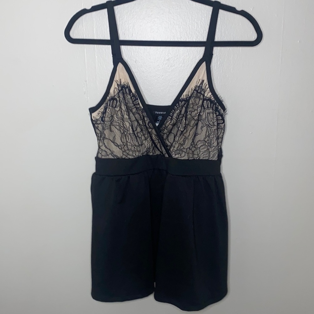 🎲NWT Torrid black lace top! - Picture 2 of 8